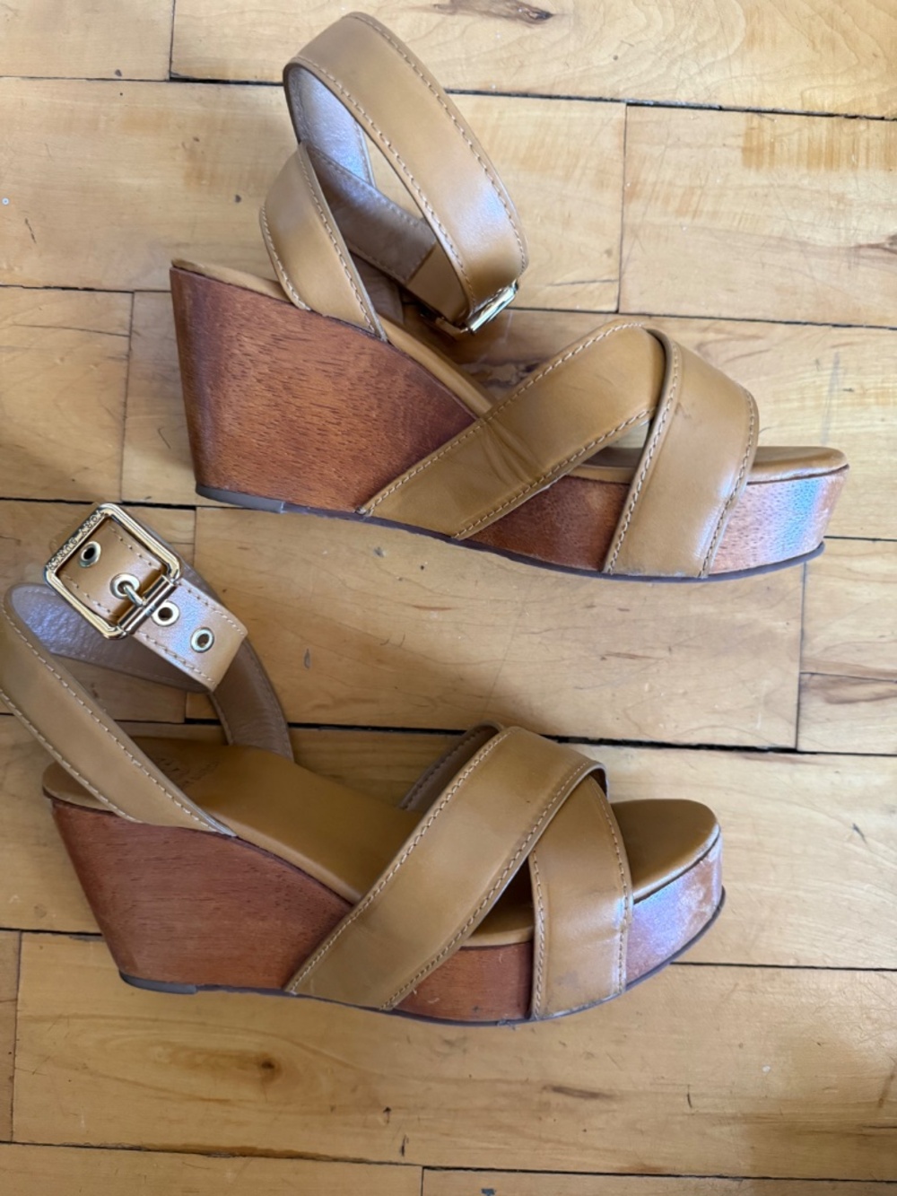 Tory Burch Tan Leather Wood Wedge Sandals s6